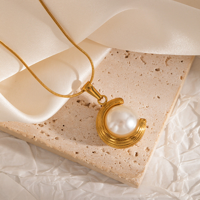 Elegant Pearl Necklace