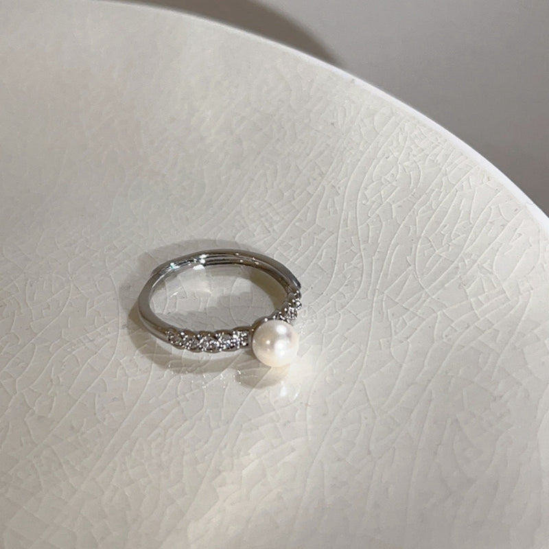 Elegant Pearl Ring