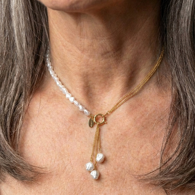 Elegant Pendant Pearl Necklace