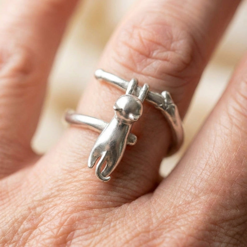 Elegant Silver Cat Ring