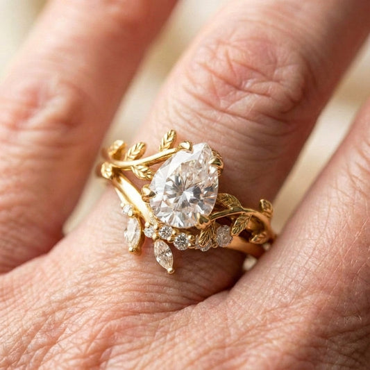 Elegant Waterdrop Diamond Ring