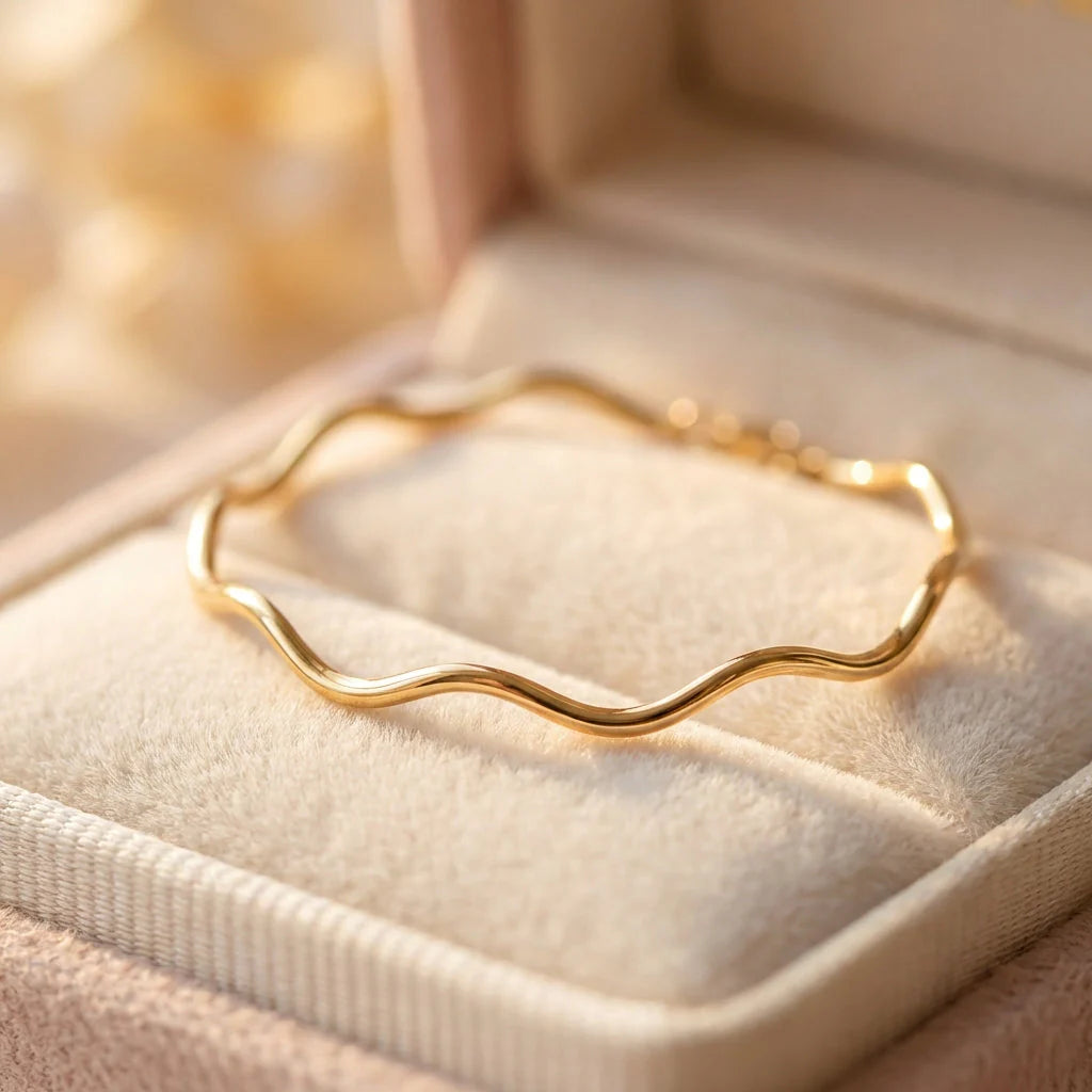 Elegant Wavy Gold Bracelet