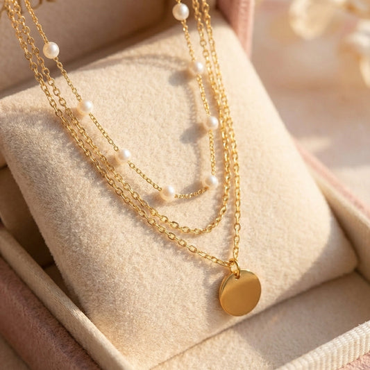 Gold Plated Necklace With Pearls In Gold