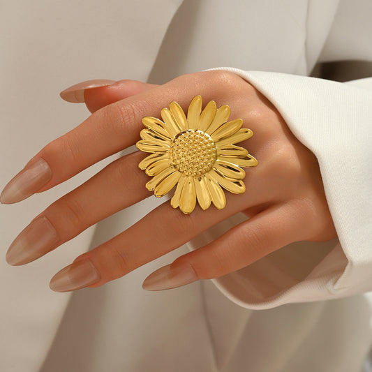 Golden Daisy Ring