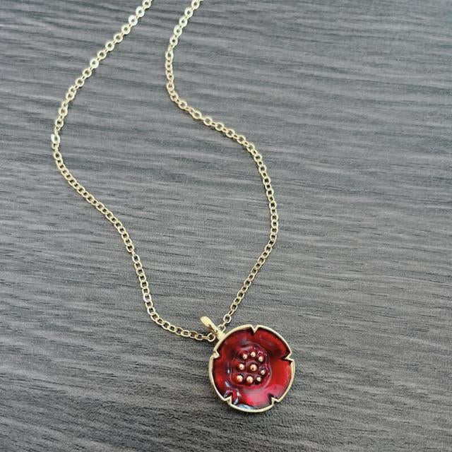 Red Vintage Necklace In Gold
