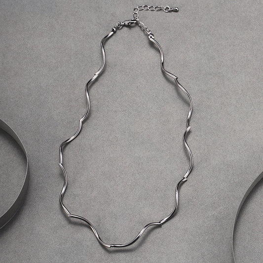 Minimalist Wavy Necklace