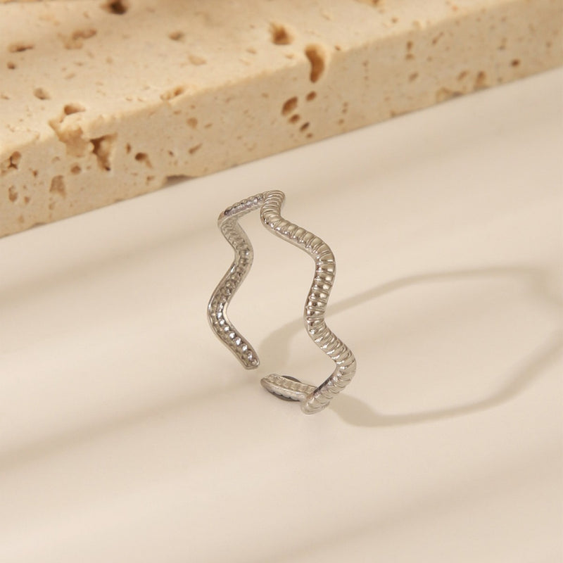 Minimalist Wavy Ring