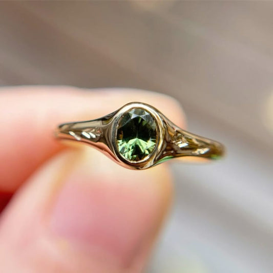 Green Nature Rounded Glass Gold Ring