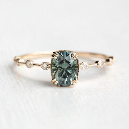 Anello affascinante per ogni occasione
