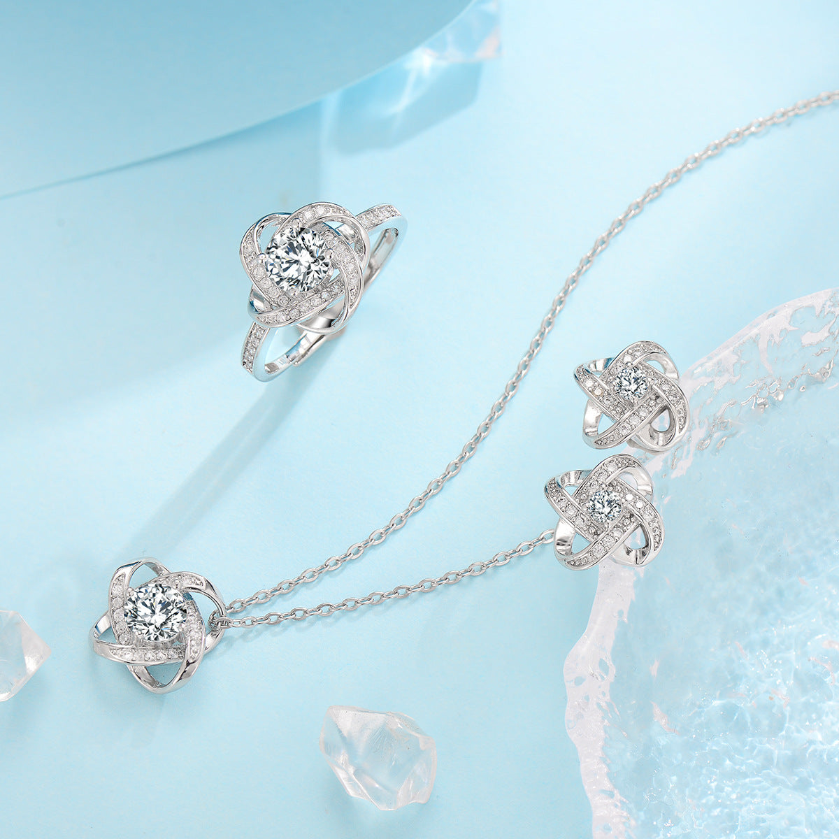 Fleur De Givre Clover Knot Set | White Gold