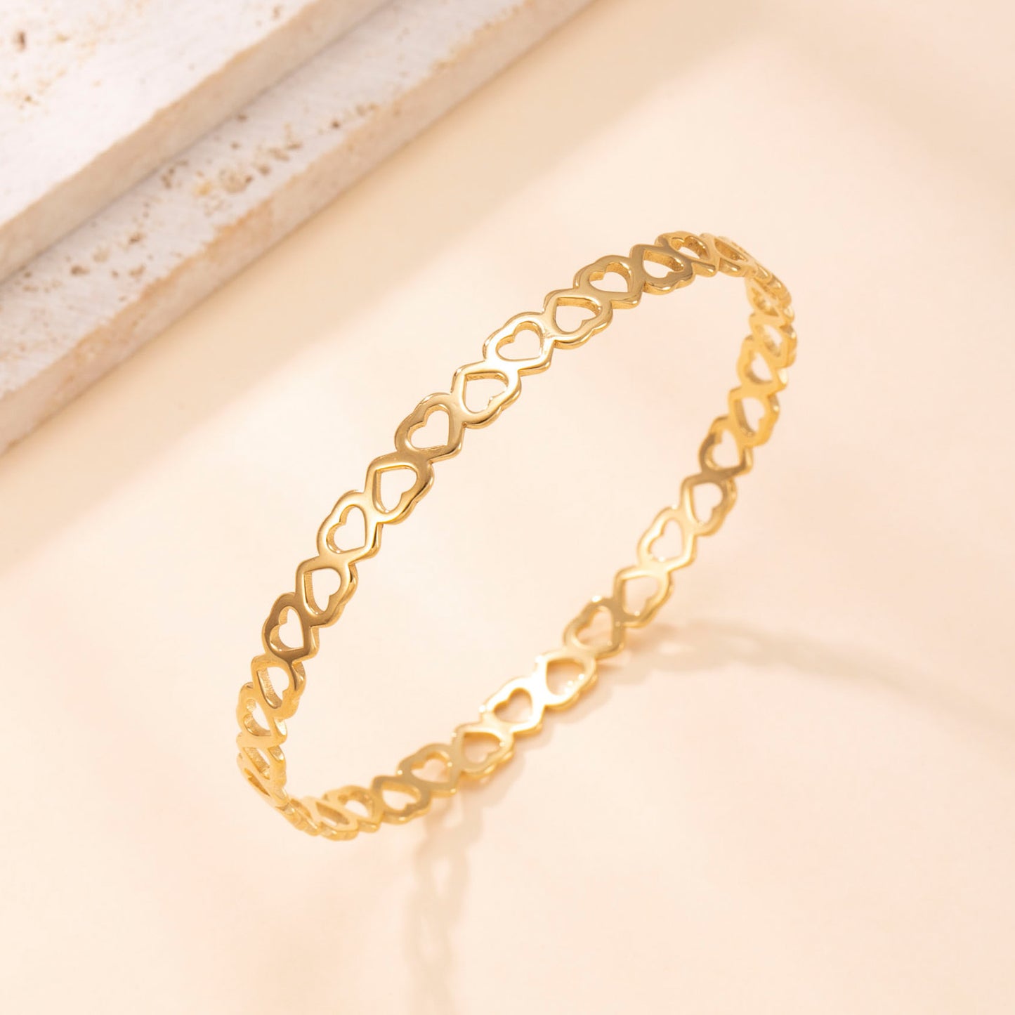Romantic Gold Heart Bracelet