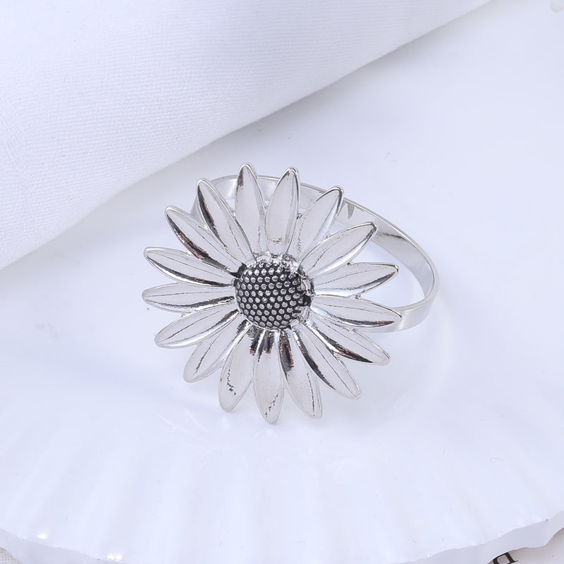 Statement Daisy Ring