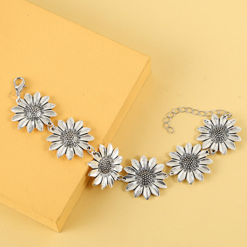 Vintage Daisy Bracelet
