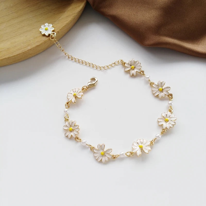 Vintage Daisy Pearl Bracelet