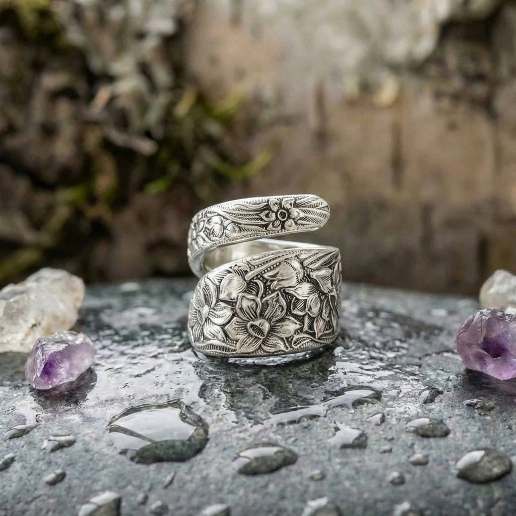 Vintage Lily Flower Ring