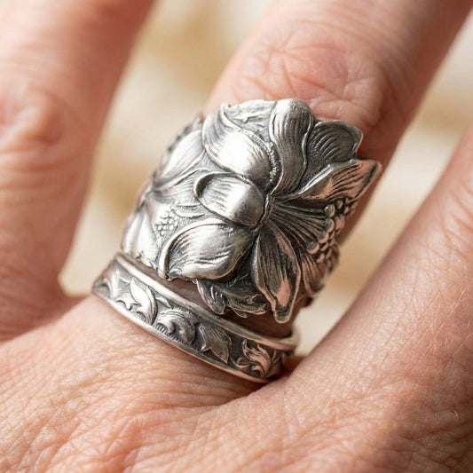 Vintage Lily Flower Ring