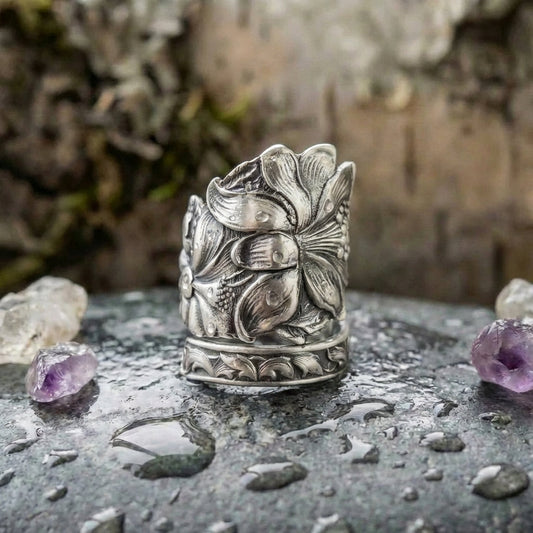 Vintage Lily Flower Ring