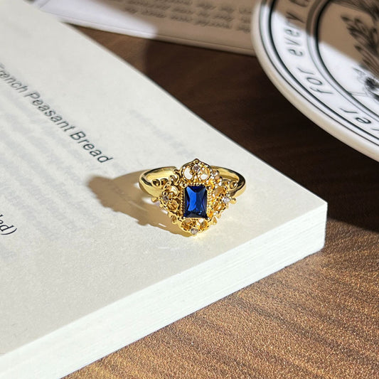 Vintage Sapphire Gold Ring