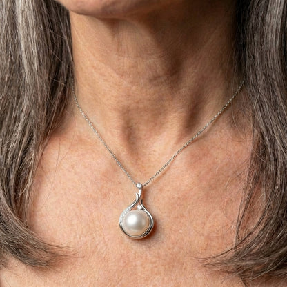 Vintage Silver Teardrop Pearl Necklace