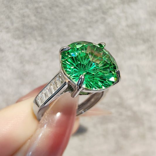 Vintage Green Blossom Gold Ring